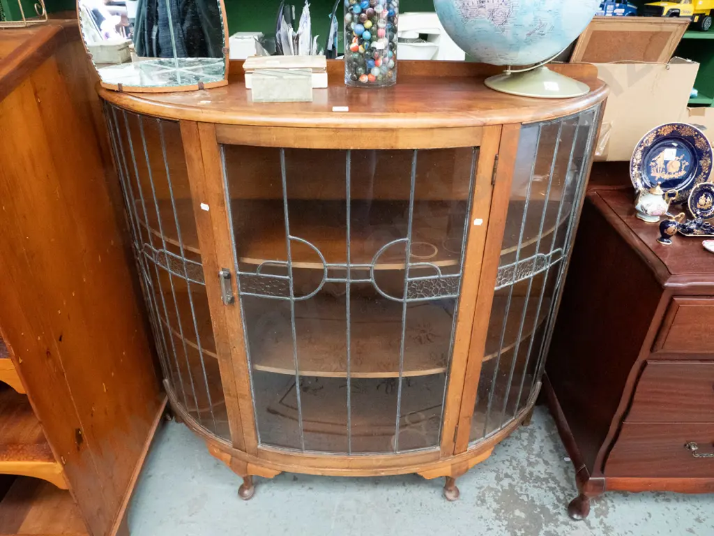 art deco beech bow-front leadlight display cabinet H-1020 W-1070 D-360 Image 1++