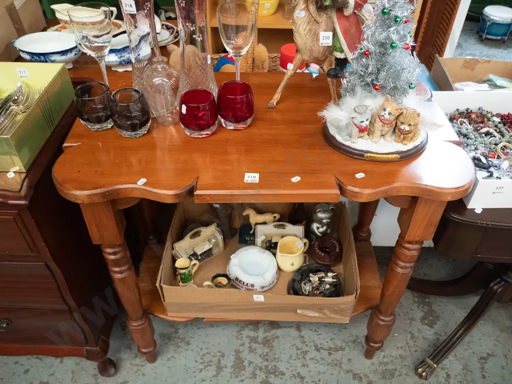 colonial kauri turned leg 2-tier table H-750 L-800 W-440 Image 1++