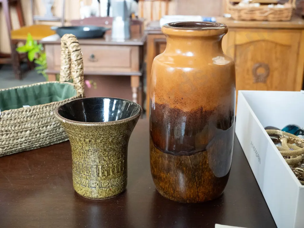 2 German pottery vases, taller is 200 Image 1++