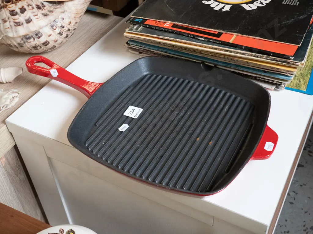 cast iron enamel skillet Image 1++