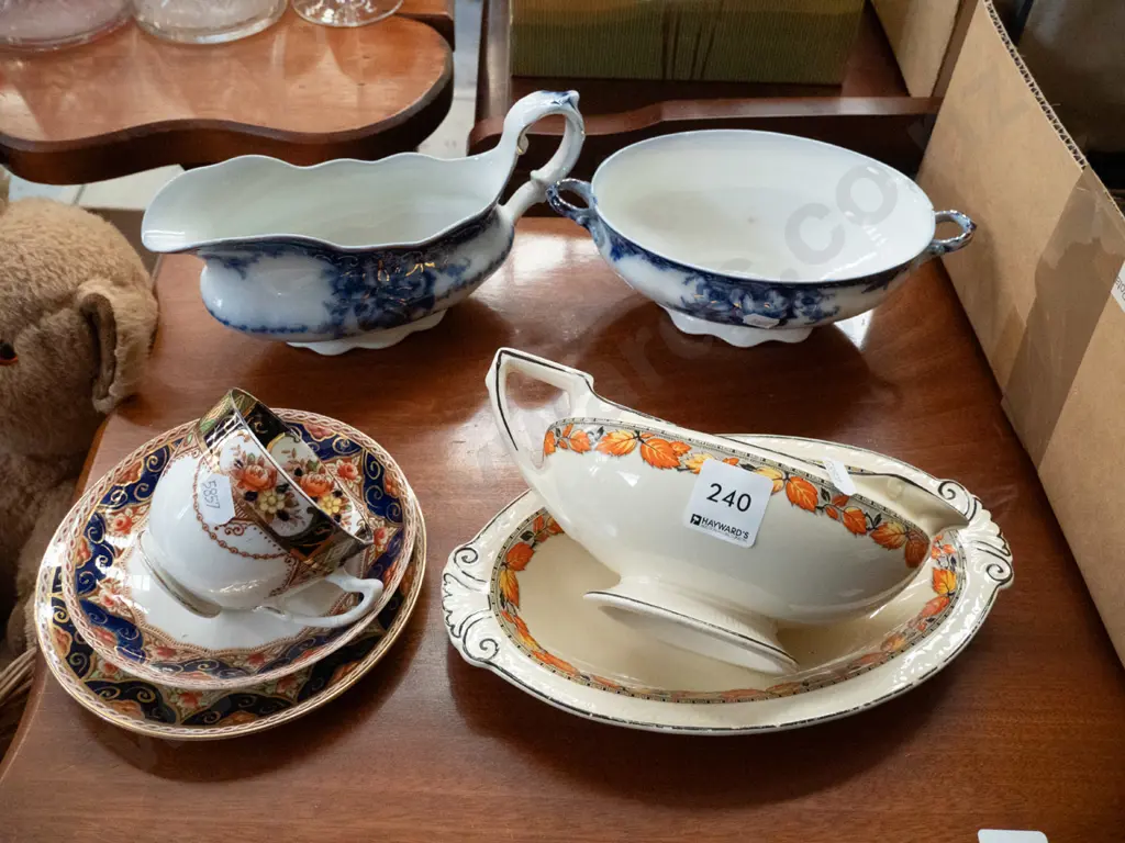 Meakin gravy boat, flow blue items, trio Image 1++