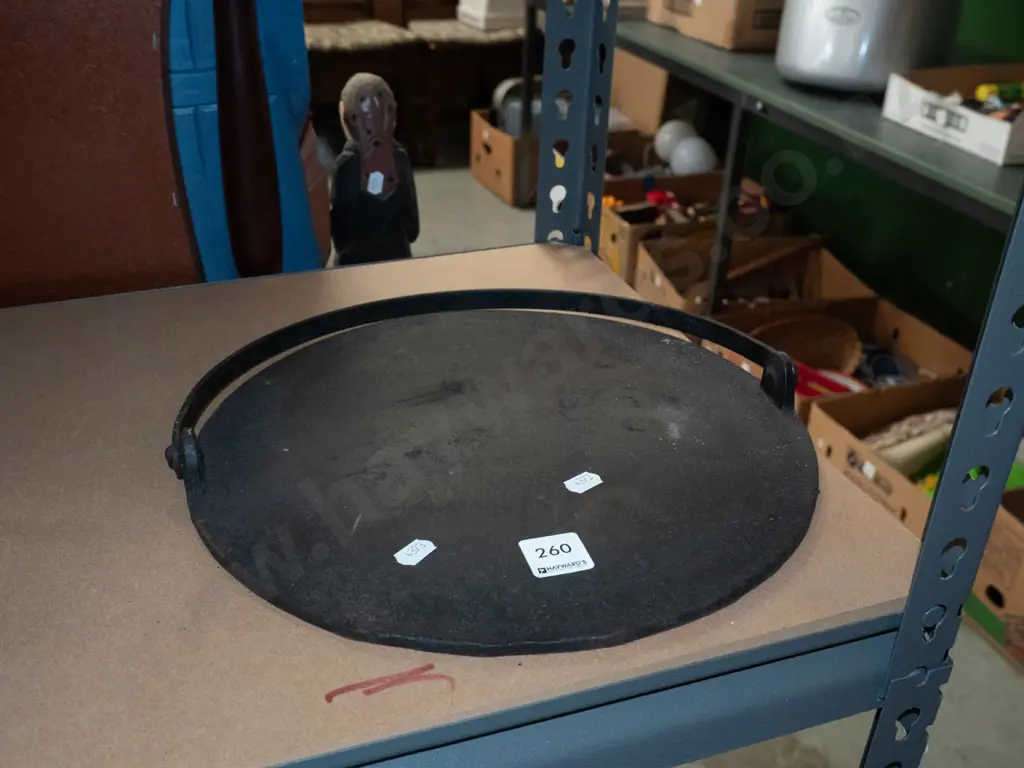 cast iron skillet Image 1++