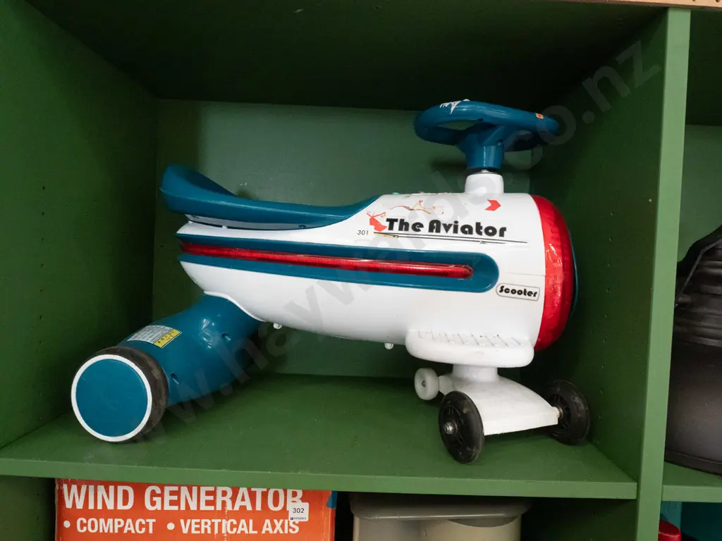 child's Aviator ride on scooter Image 1++