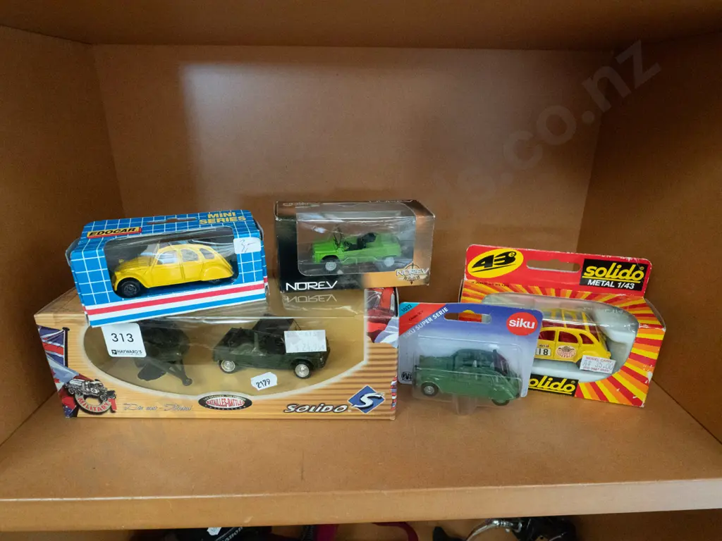 5x boxed model vehicles Image 1++
