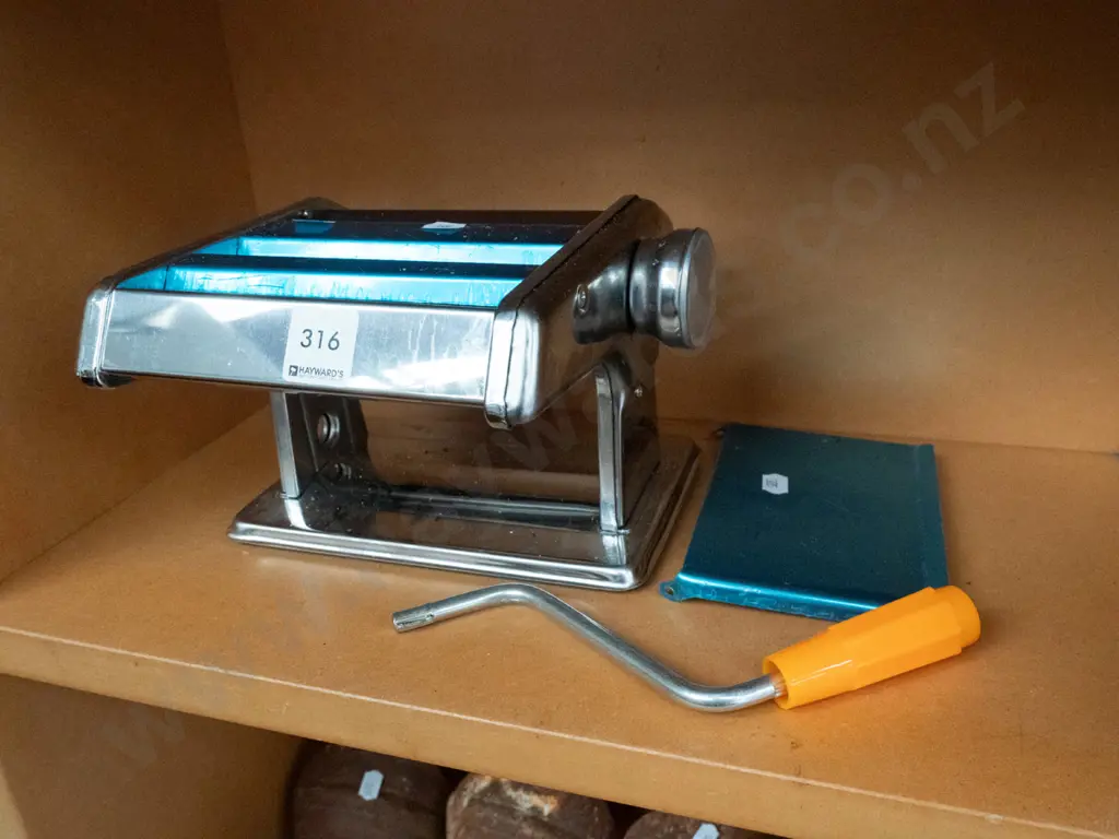 pasta maker Image 1++
