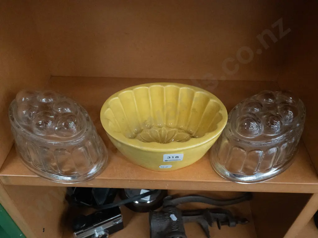 3x jelly moulds Image 1++