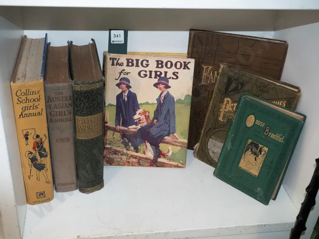 vintage books Image 1++