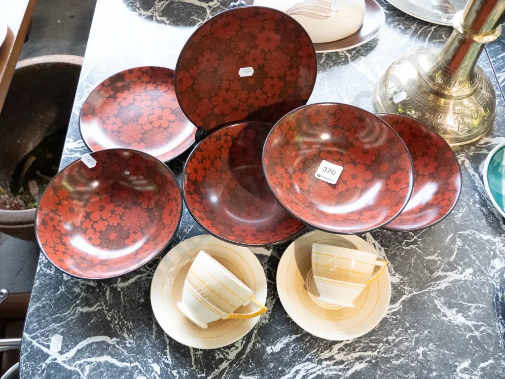 Crown Lynn Echo plates and bowls, 2x demi-tasse cups and saucers Image 1++