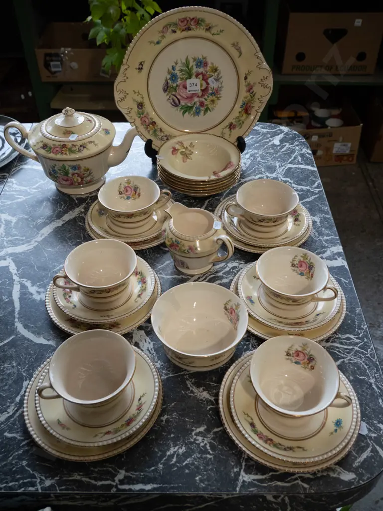 Simpson floral spray tea service and sweet set Image 1++