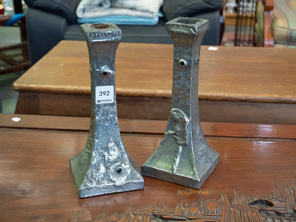 2x art nouveau pewter candlesticks H-230 Image 1++