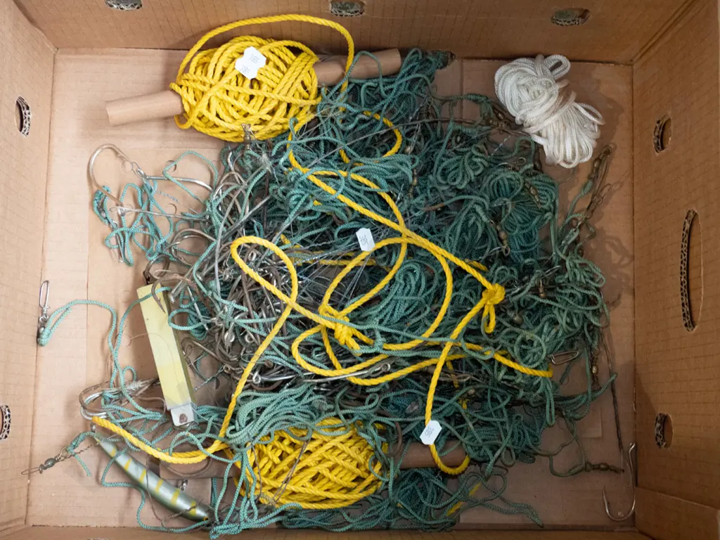 box; fishing lines, net, hooks Image 1++