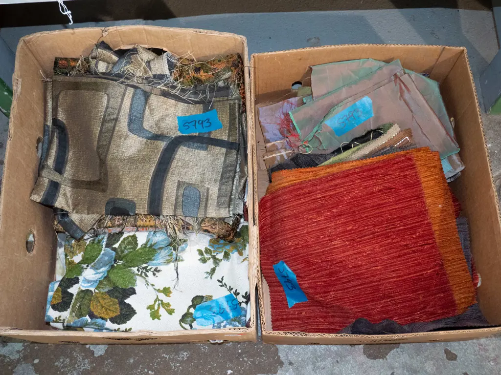 2x boxes of fabric pieces - red dots Image 1++