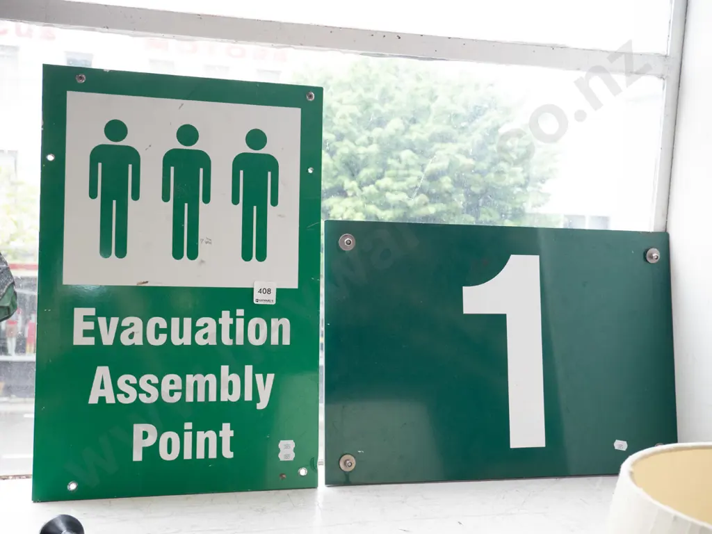 evacuation meeting spot sign, 1 sign Image 1++