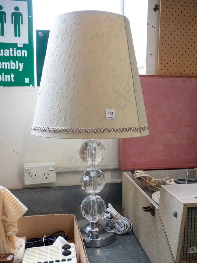 plastic based table lamp H-580 Image 1++