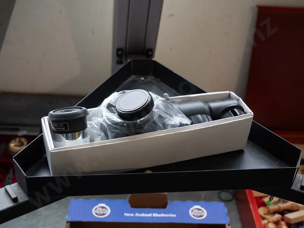 astronomical telescope on tripod with additional box of lenses Image 1++
