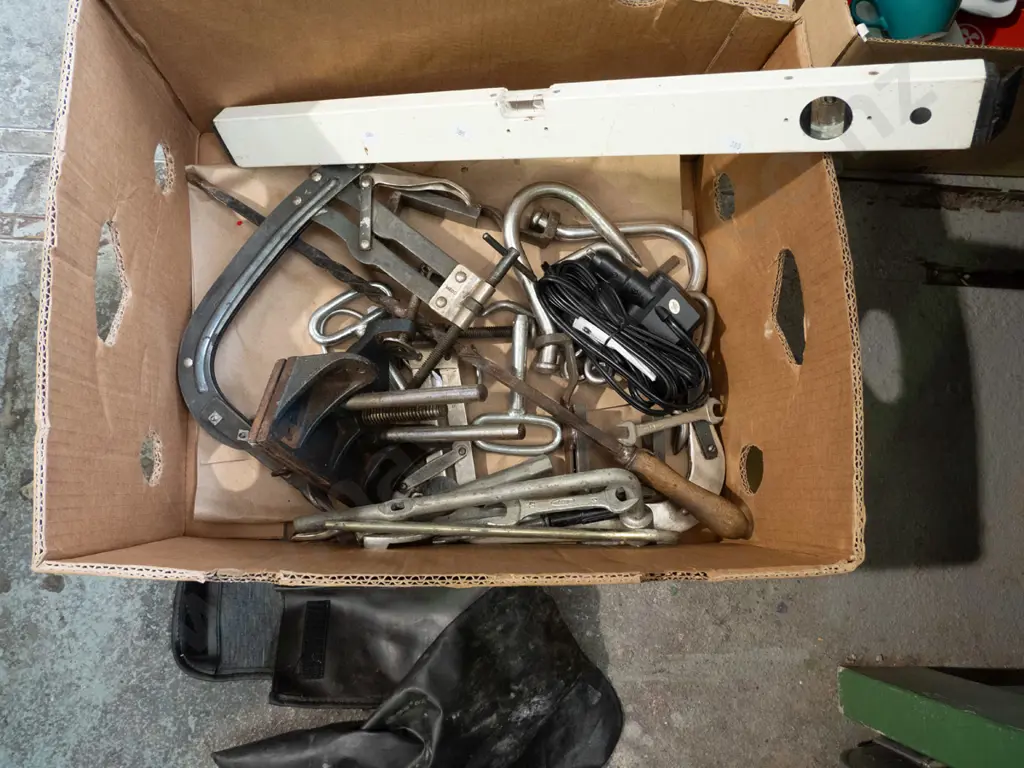 woodworkers vice, spring valve compressors etc Image 1++