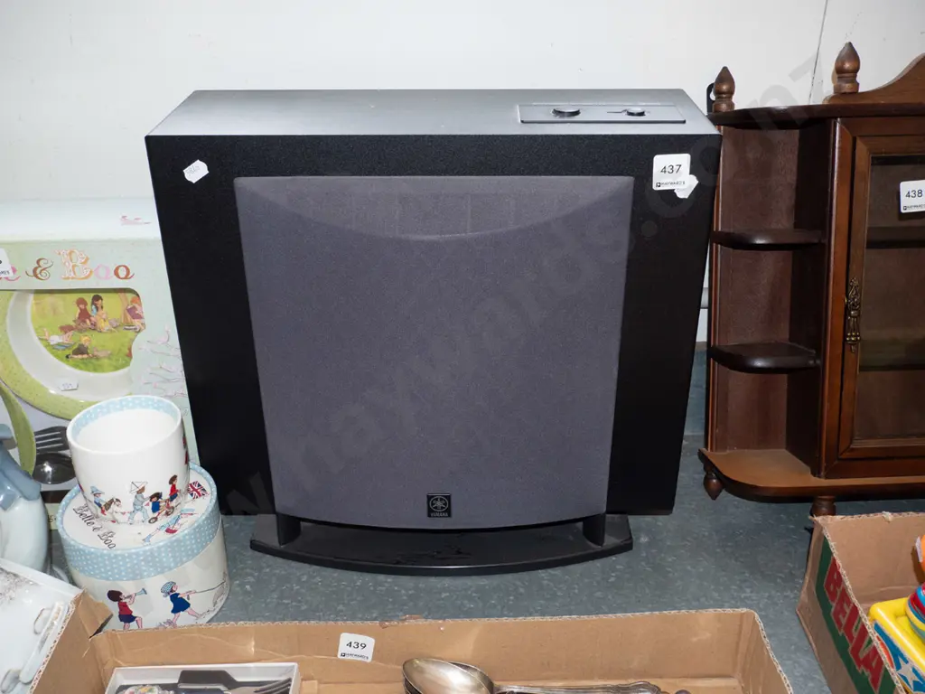 Yamaha sub woofer Image 1++