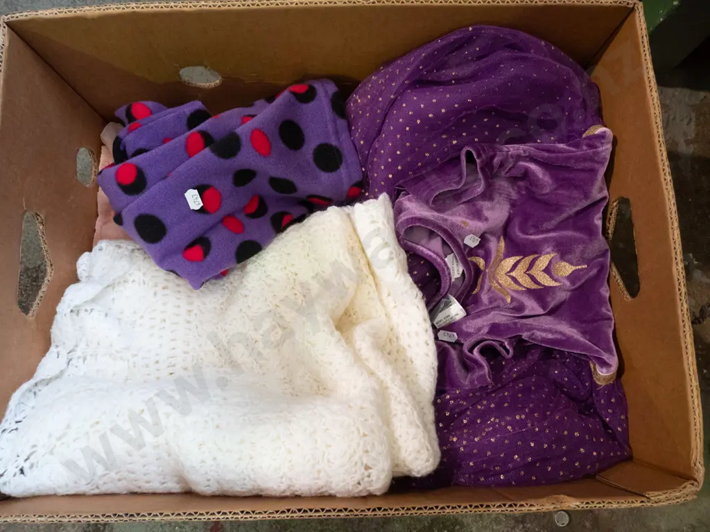 box; various clothes Image 1++