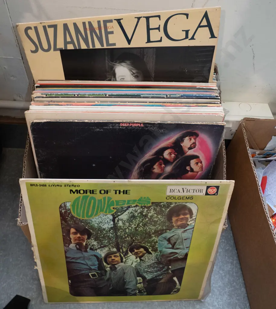 box of LPs; Duran Duran, Deep Purple, Glen Campbell etc Image 1++