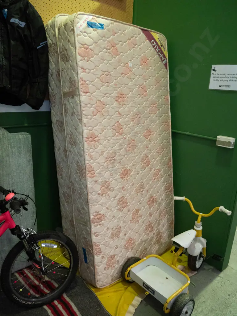 single bed base and mattress Image 1++