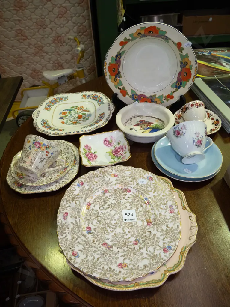 cabinet plates, baby's bowl, trios etc Image 1++