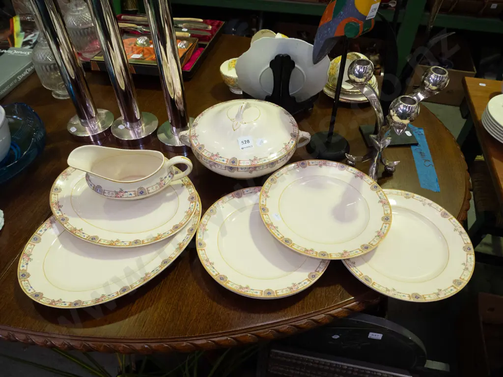 lidded vege, plates, ashets, gravy boat Image 1++