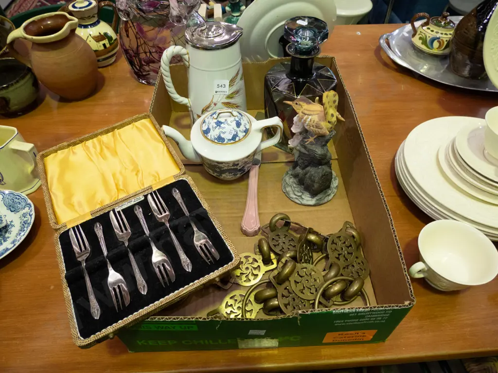 box; water jug, decanter, tea pot, cased cake forks etc Image 1++