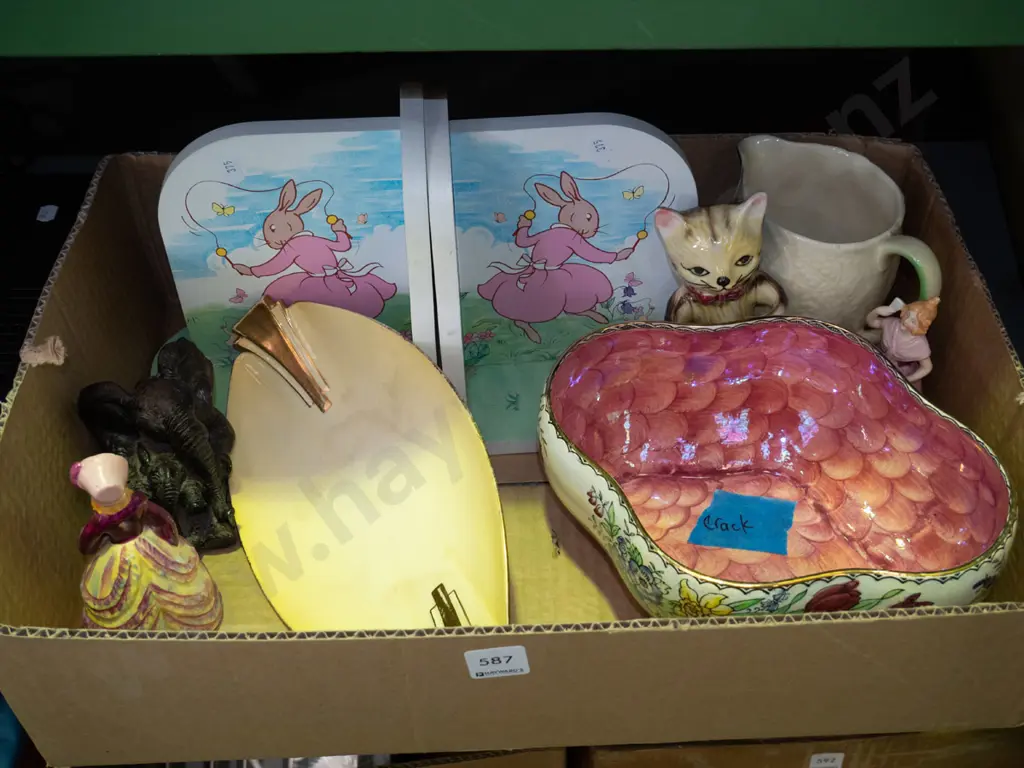 box; Maling bowl - crack, rabbit bookends etc Image 1++