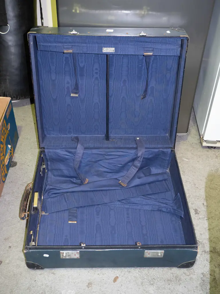 vintage suitcase   Image 1++