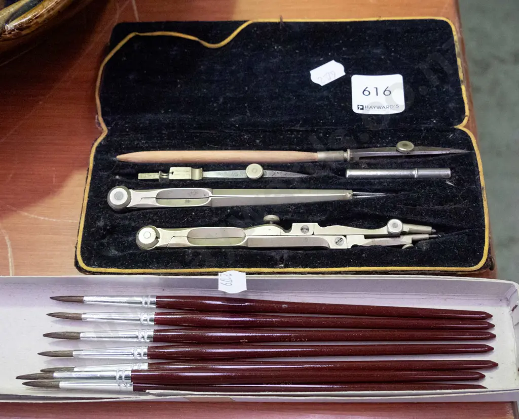 protractor set, artist's paint brushes Image 1++