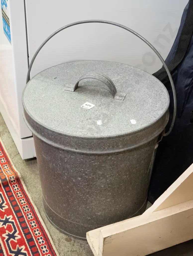ash can Image 1++