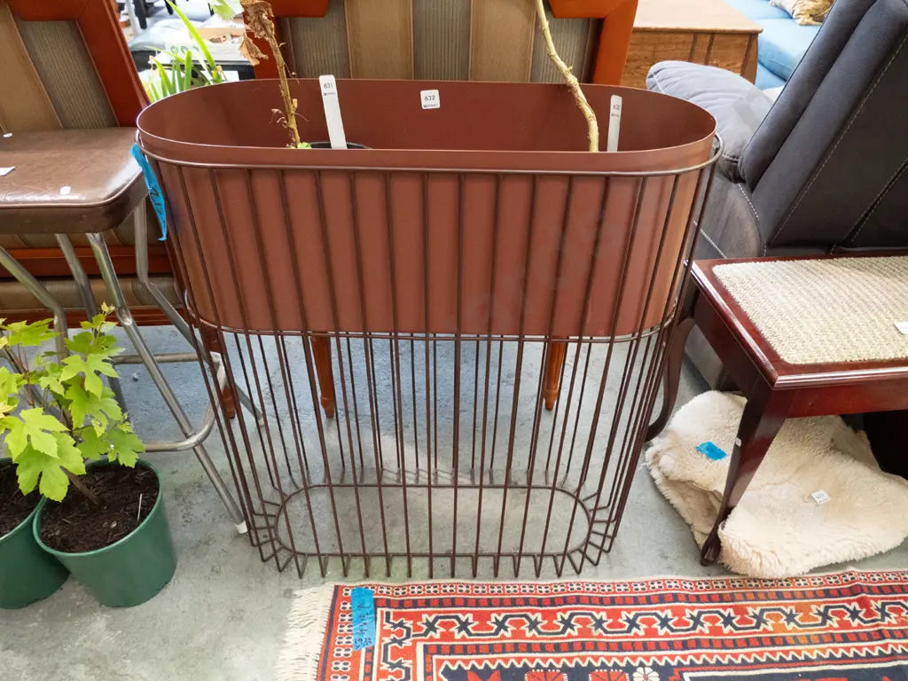 modern metal oval plant stand H-800 W-710 D-270 Image 1++