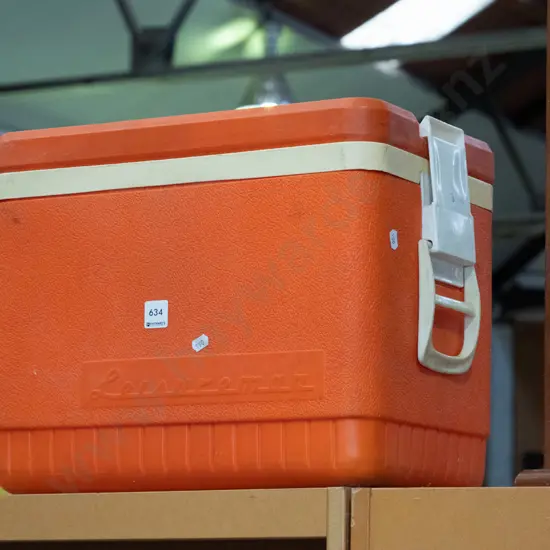 retro chilly bin