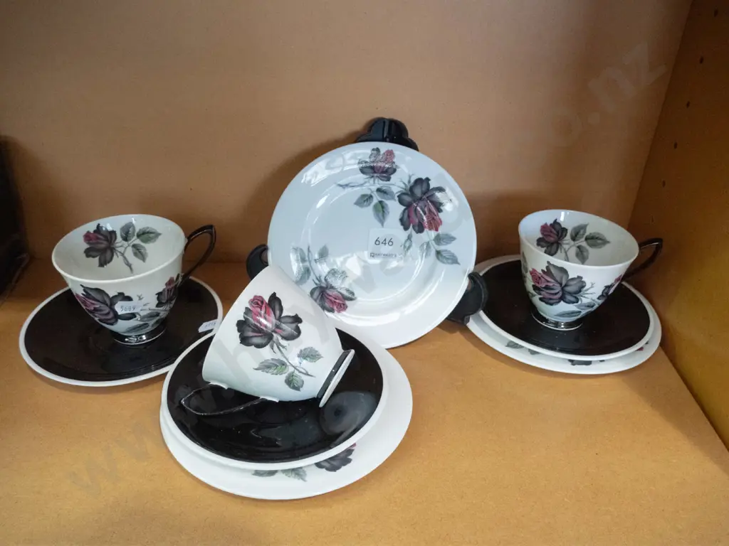 Royal Albert Masquerade trios Image 1++