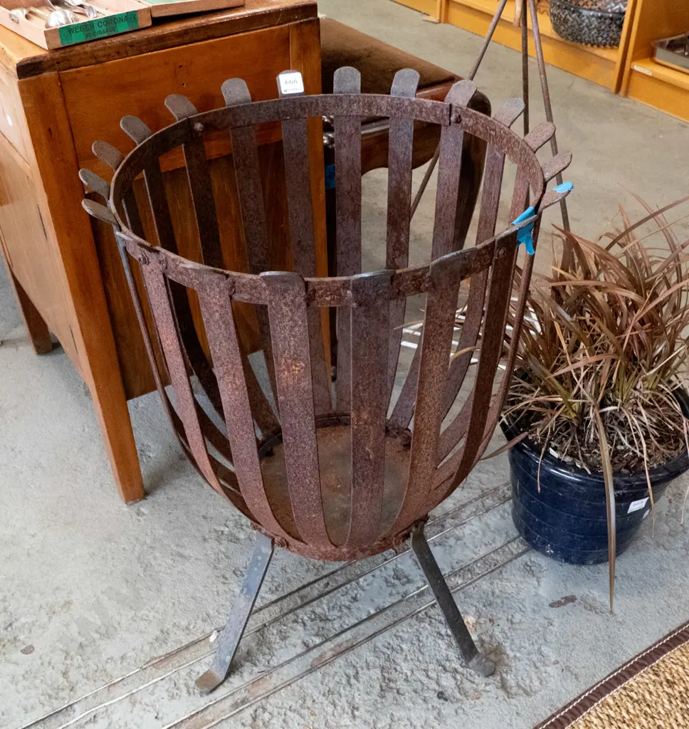metal brazier Image 1++