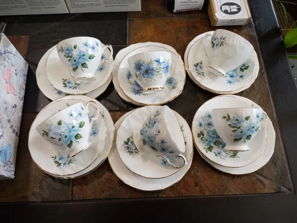 6x Queen Anne blue floral trios Image 1++