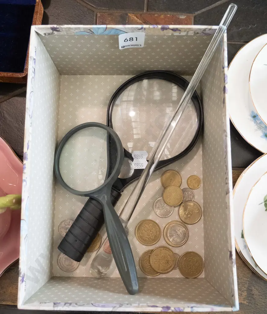 glass rod, coins, magnifying glasses Image 1++