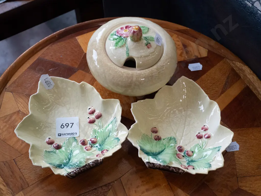 Carlton leaf dishes, honey pot Image 1++