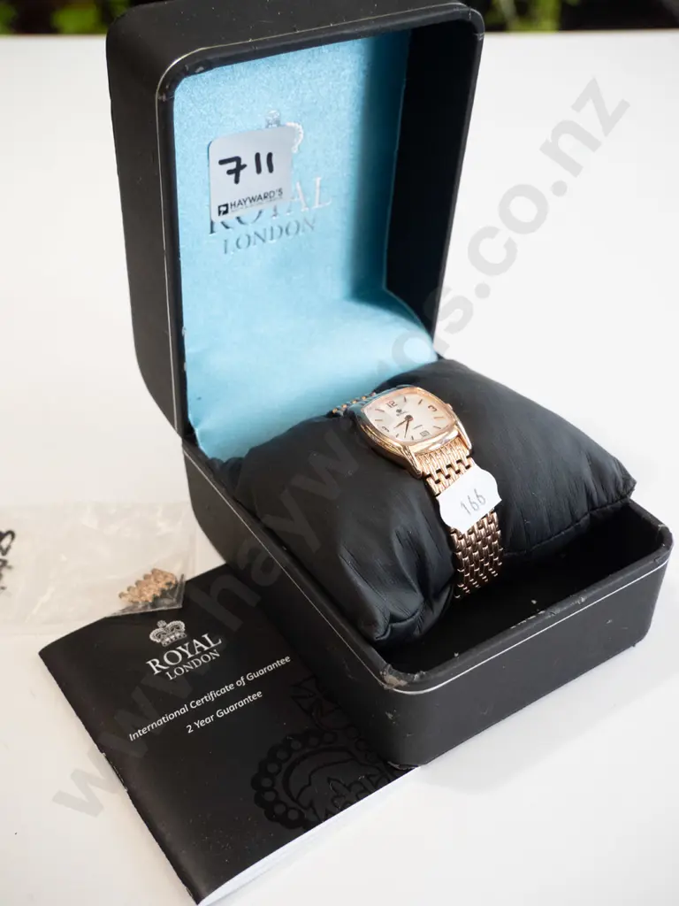 golden Royal wristwatch Image 1++