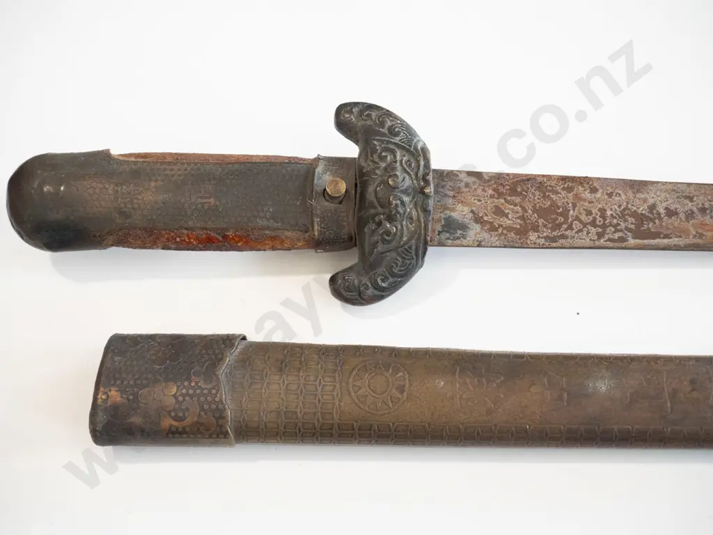 Japanese? hilted dagger with metal sheath, shagreen handle, dragon motif decoration, has surface corrosion L420 Image 1++