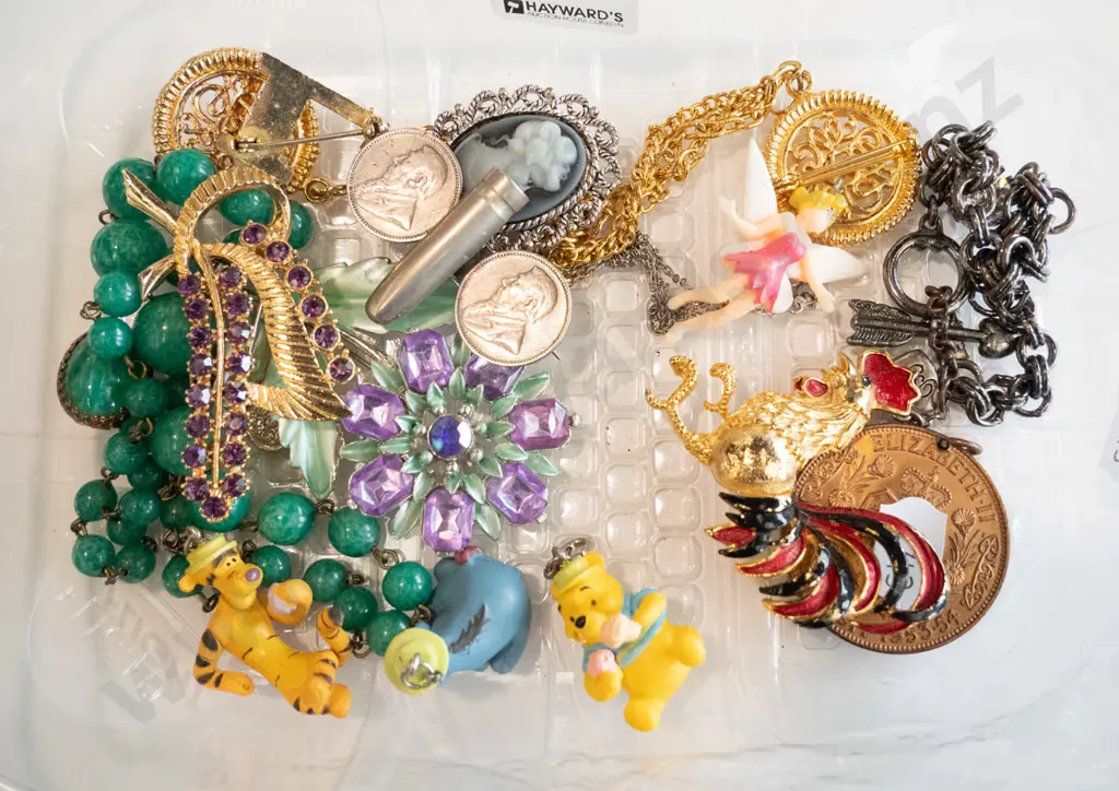 plastic tray of costume jewllery Image 1++