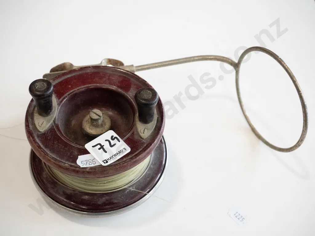 vintage fishing reel Image 1++