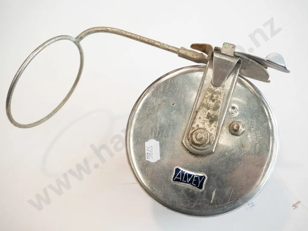 vintage fishing reel Image 1++
