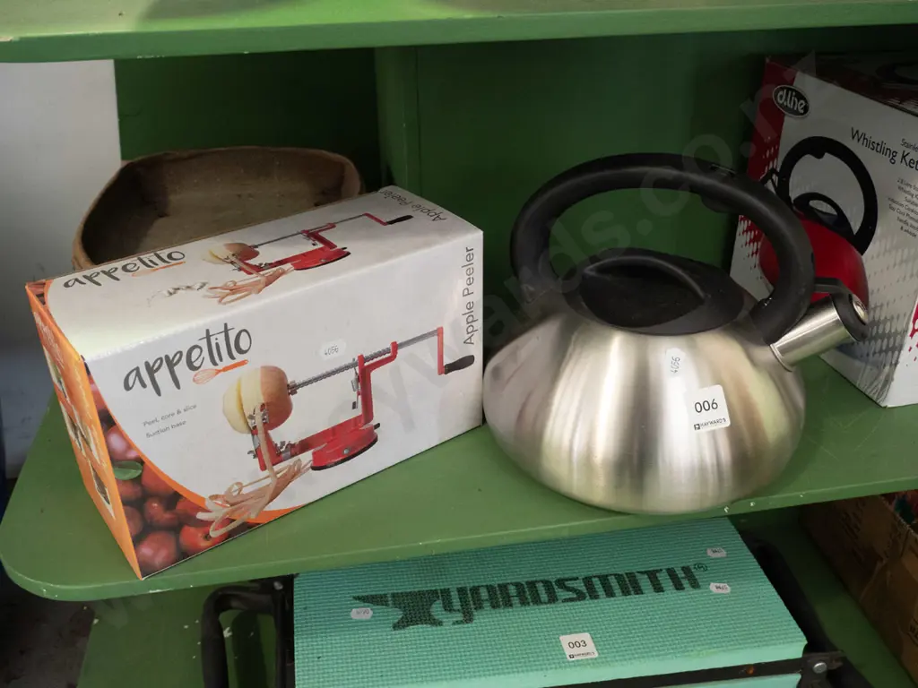 whistling kettle, apple peeler/corer/slicer Image 1++