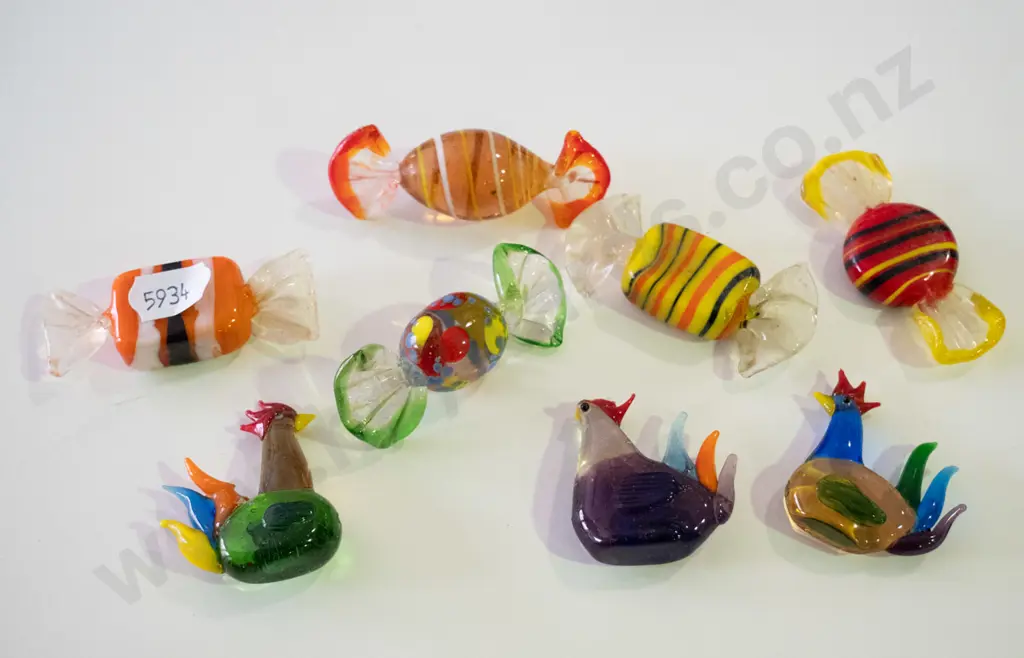 box; glass lollies, small chickens Image 1++