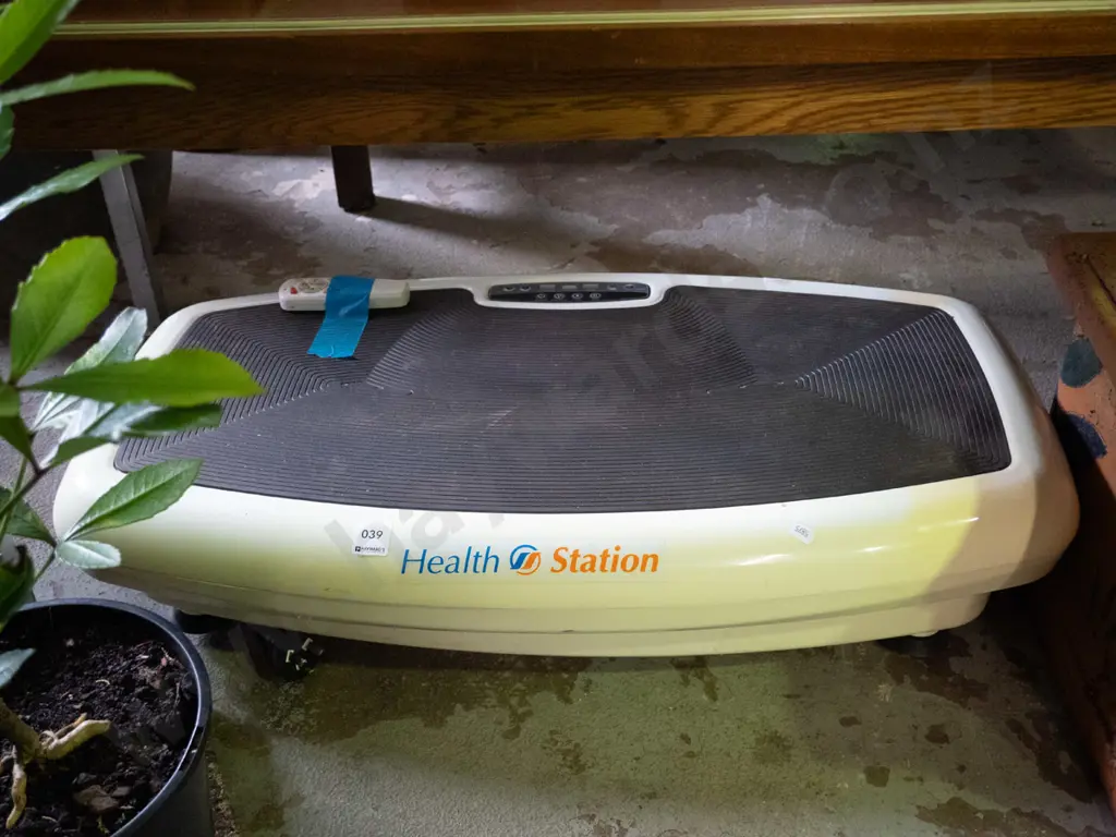 Health Station vibrating platform Image 1++