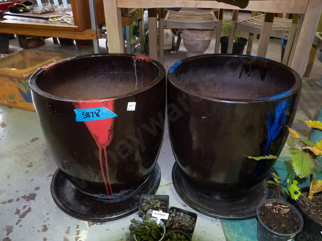 pair of large glazed garden planters and trays H-500 Diam-440 Image 1++