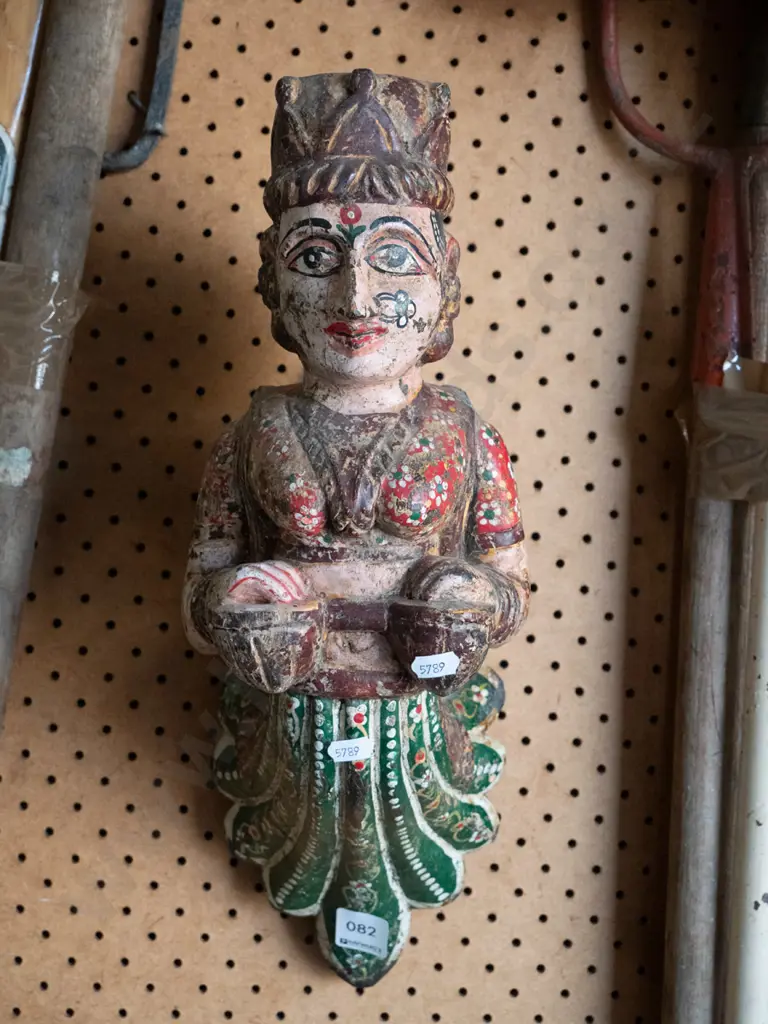 carved wooden Indian wall figurine H-450 Image 1++