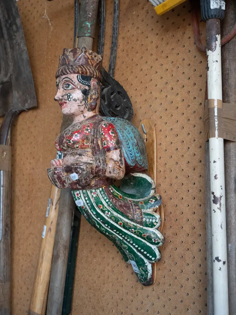 carved wooden Indian wall figurine H-450 Image 1++