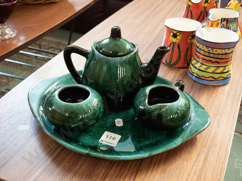 Blue Mountain tray, creamer and sugar Image 1++